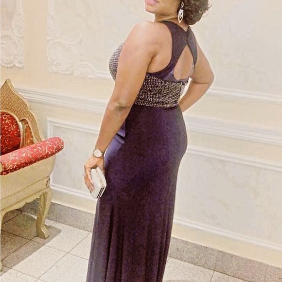 Beautiful Evening Gown - Picture 4 of 4